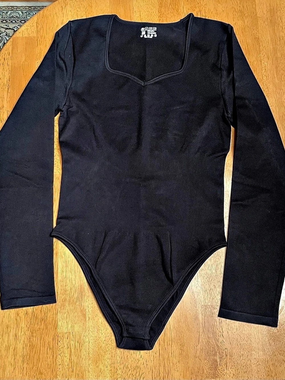 GQQ Women's Long Sleeve Bodysuit in Black Size Large (NWOT)